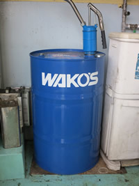 整備士によるオイル交換